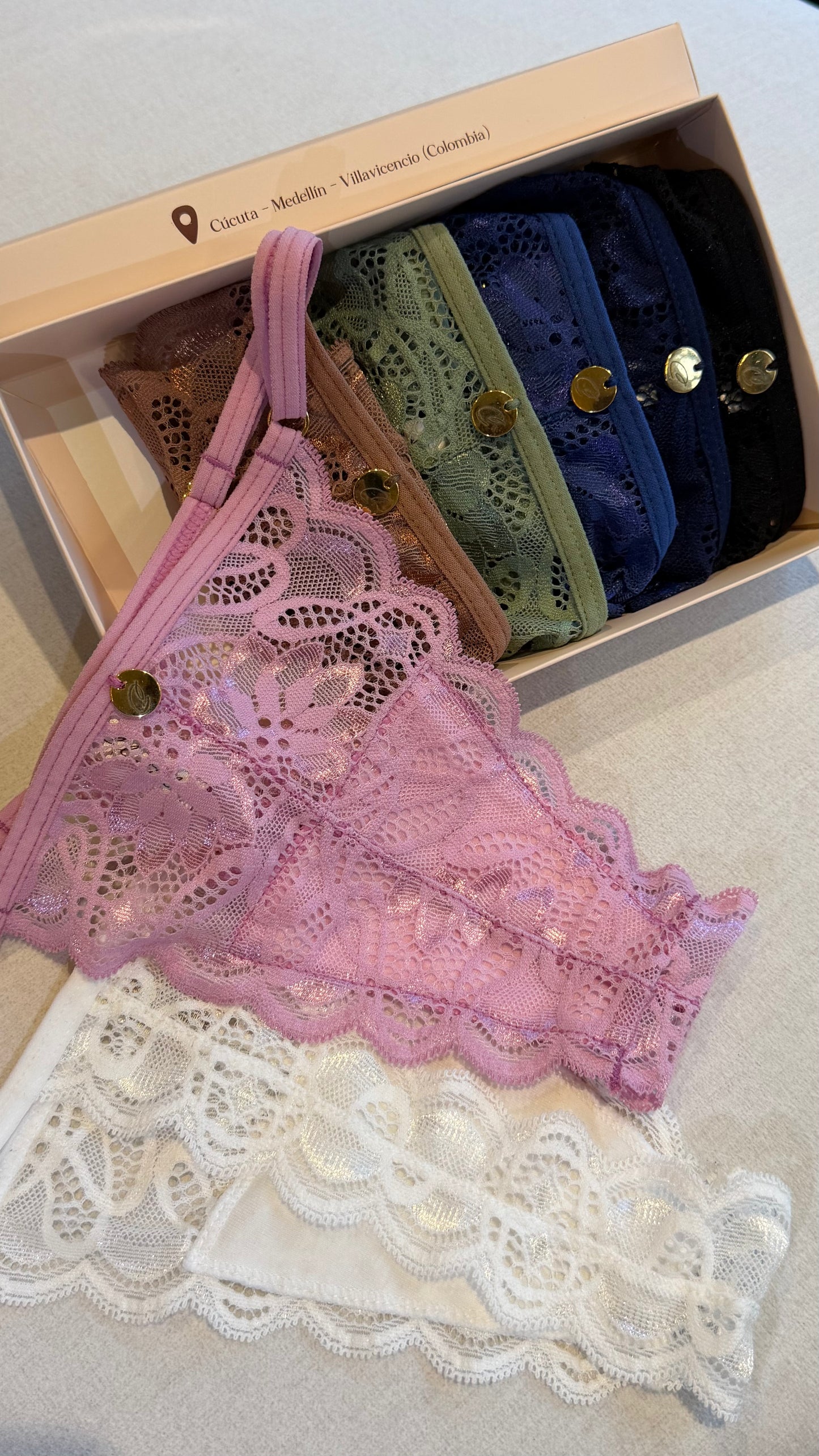 Basic lace pantyhose pack x 7